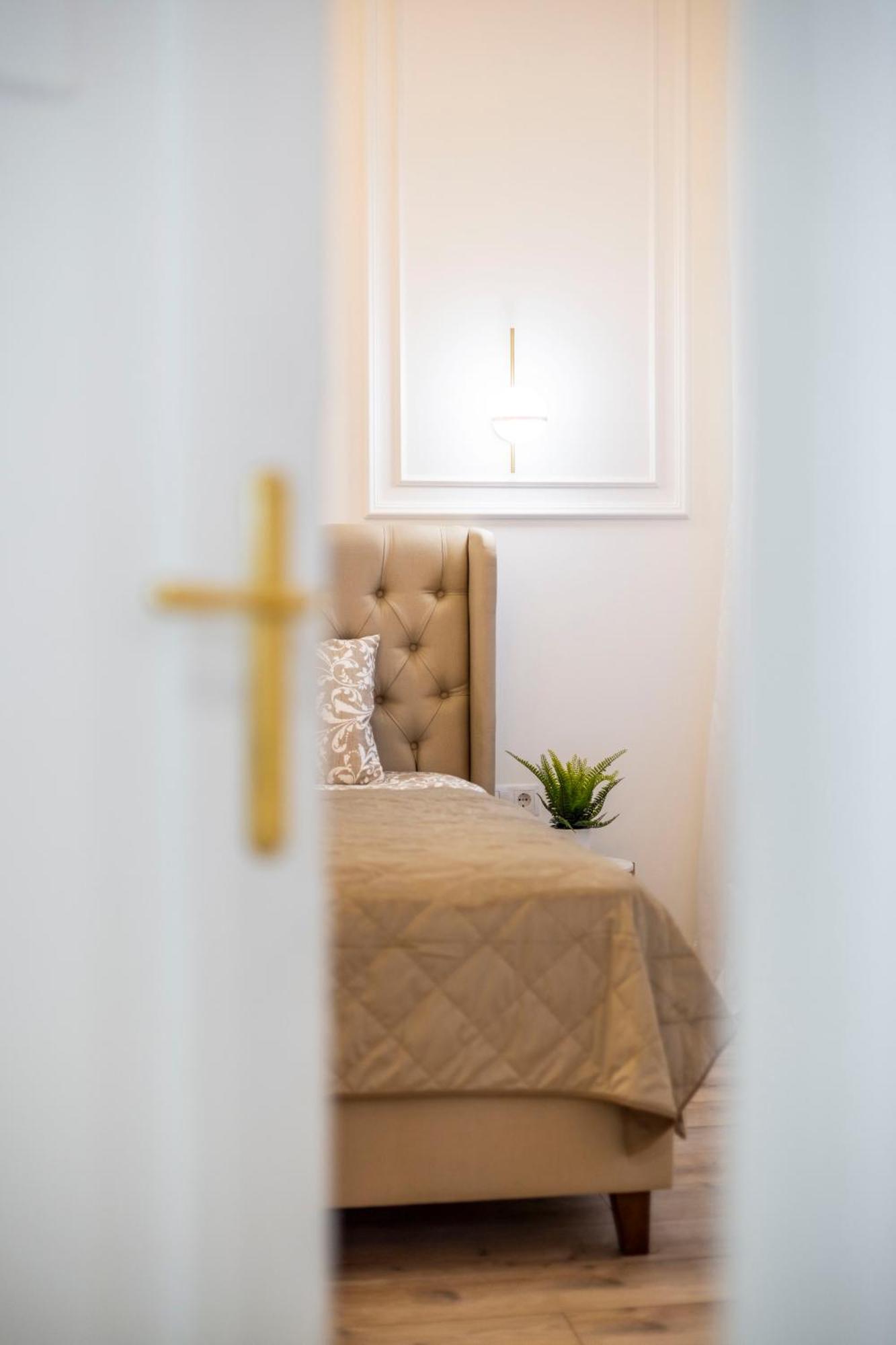Luxurious Central 4Bedrm 3Bathrm Residence W/ Balcony Budapest Eksteriør billede