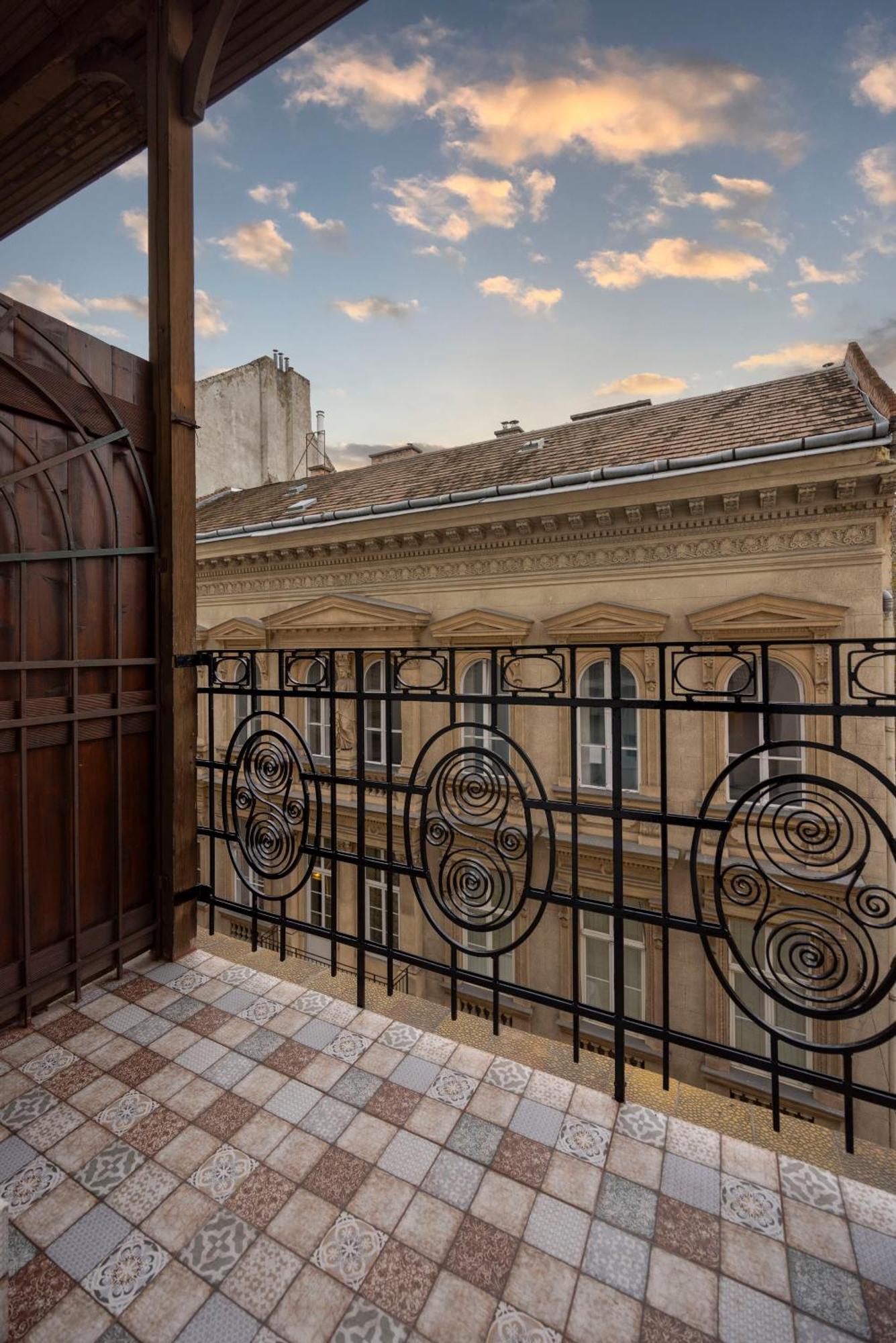 Luxurious Central 4Bedrm 3Bathrm Residence W/ Balcony Budapest Eksteriør billede