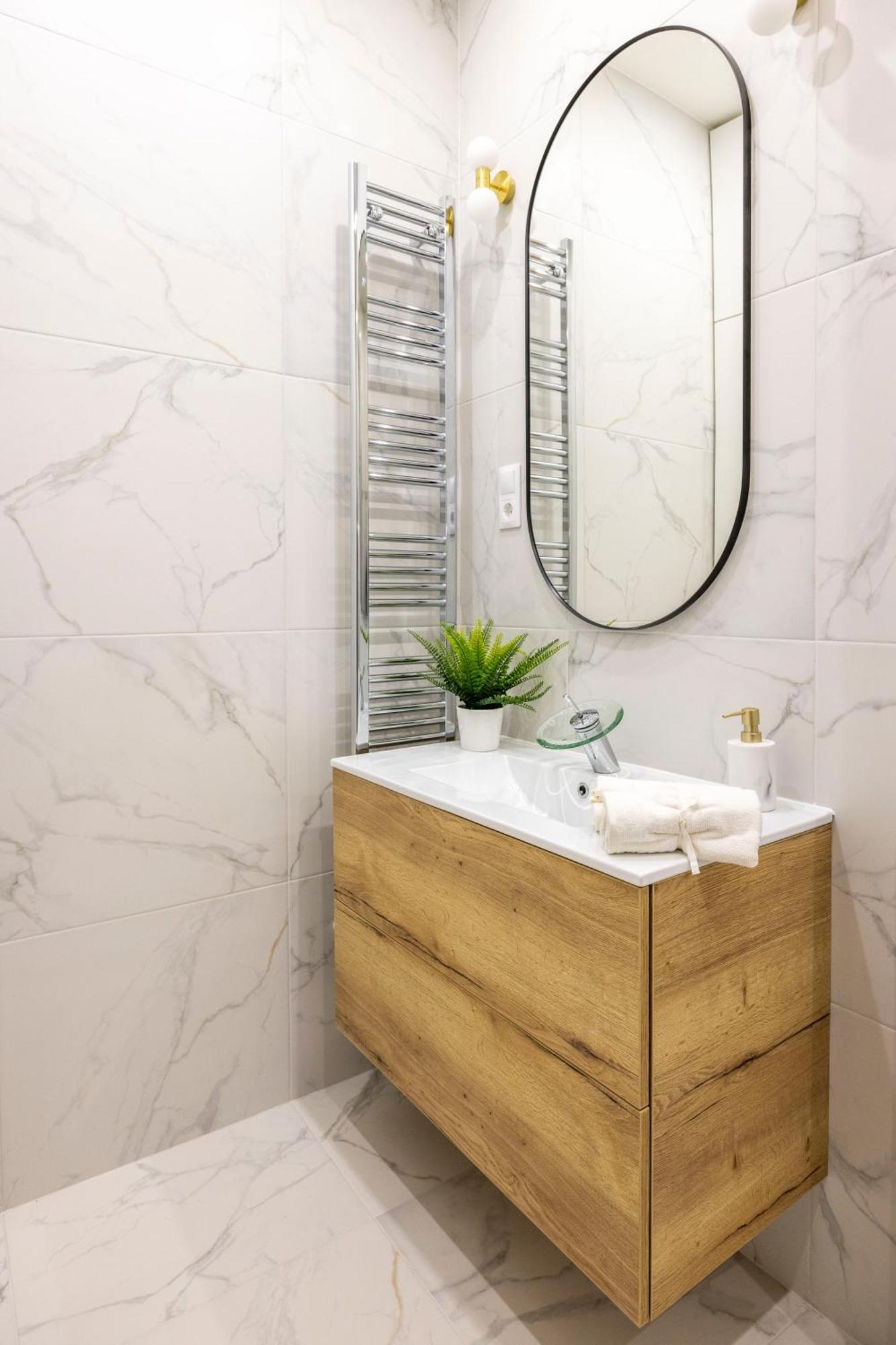 Luxurious Central 4Bedrm 3Bathrm Residence W/ Balcony Budapest Eksteriør billede