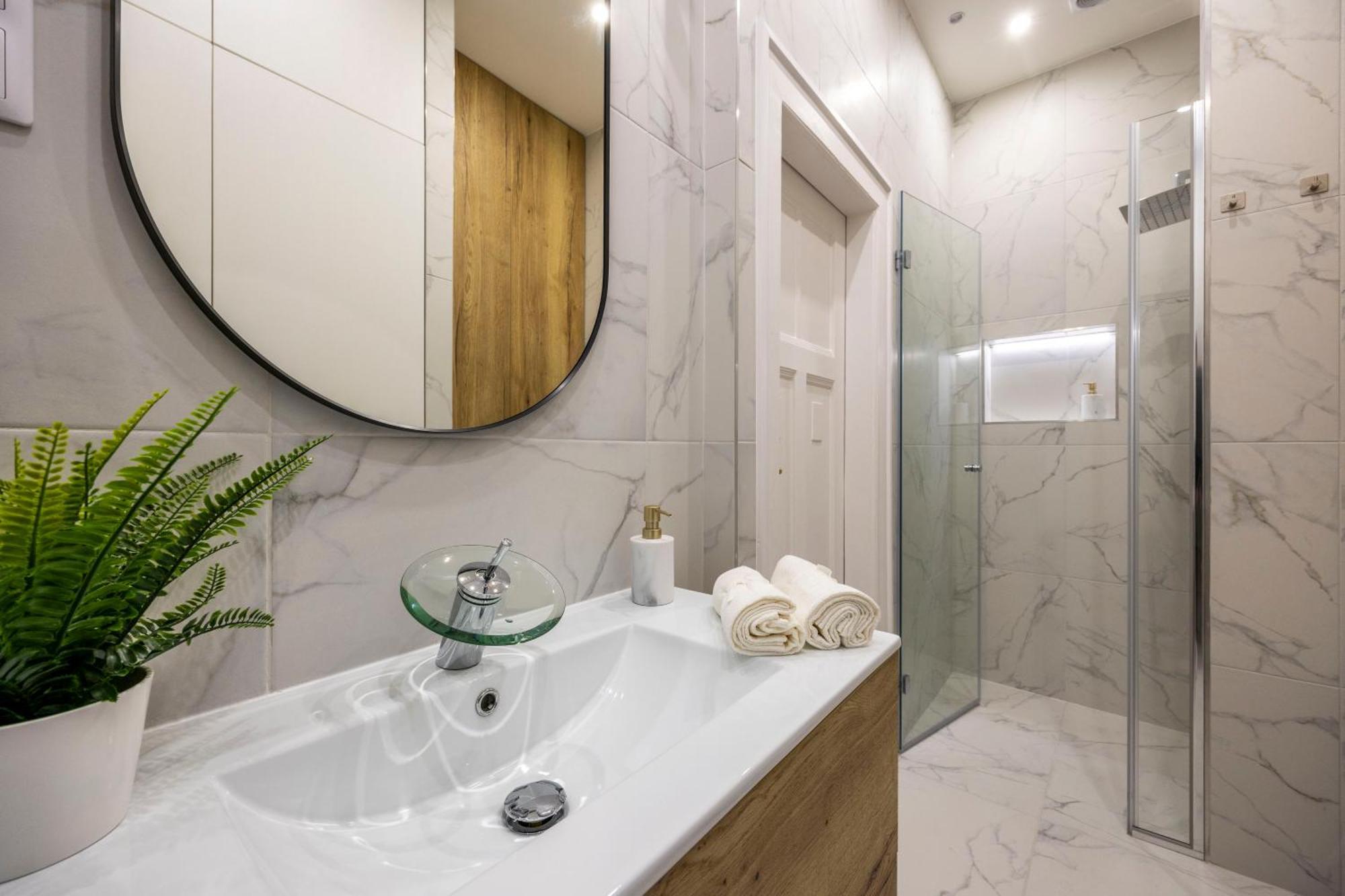 Luxurious Central 4Bedrm 3Bathrm Residence W/ Balcony Budapest Eksteriør billede
