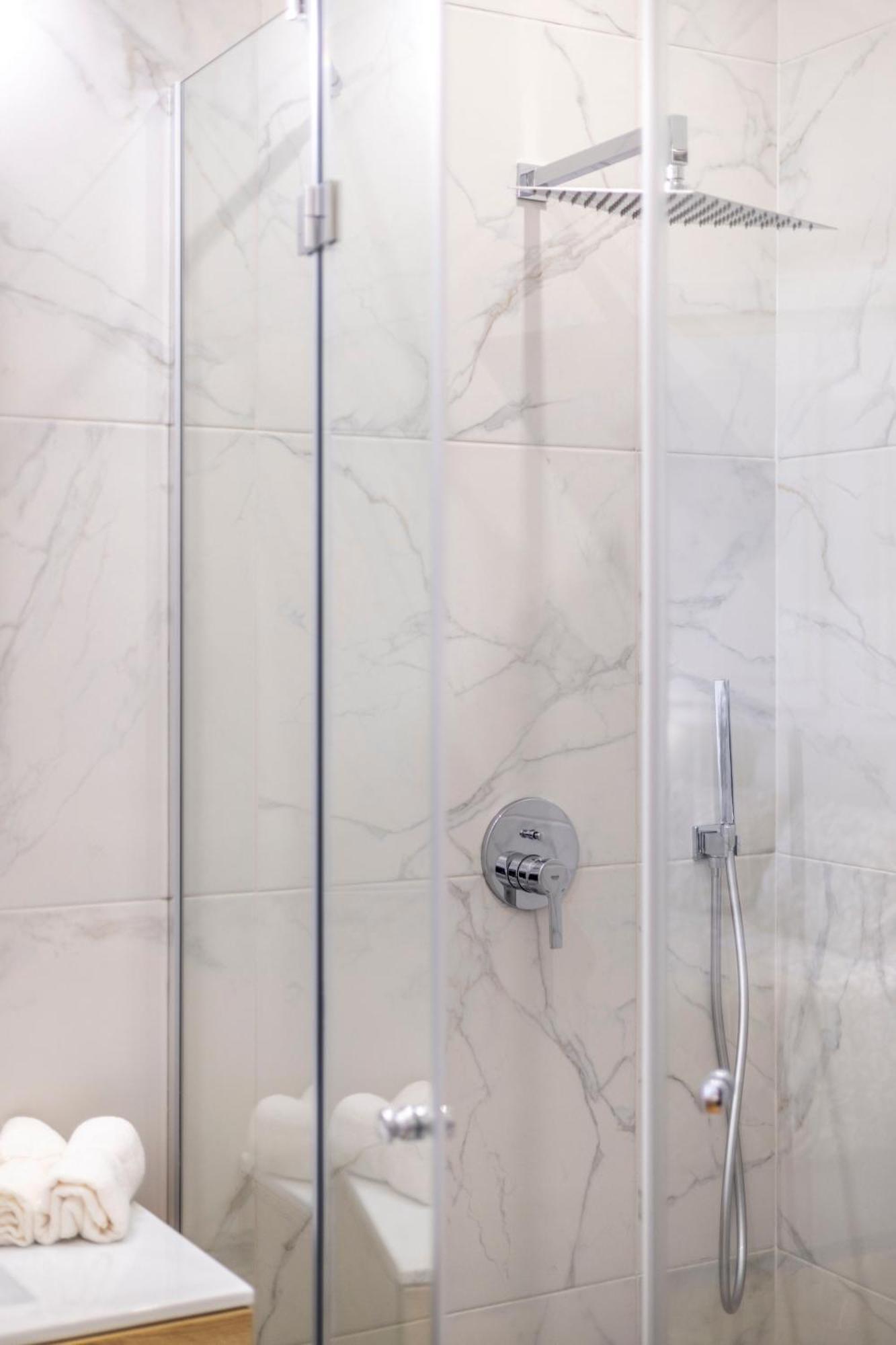Luxurious Central 4Bedrm 3Bathrm Residence W/ Balcony Budapest Eksteriør billede