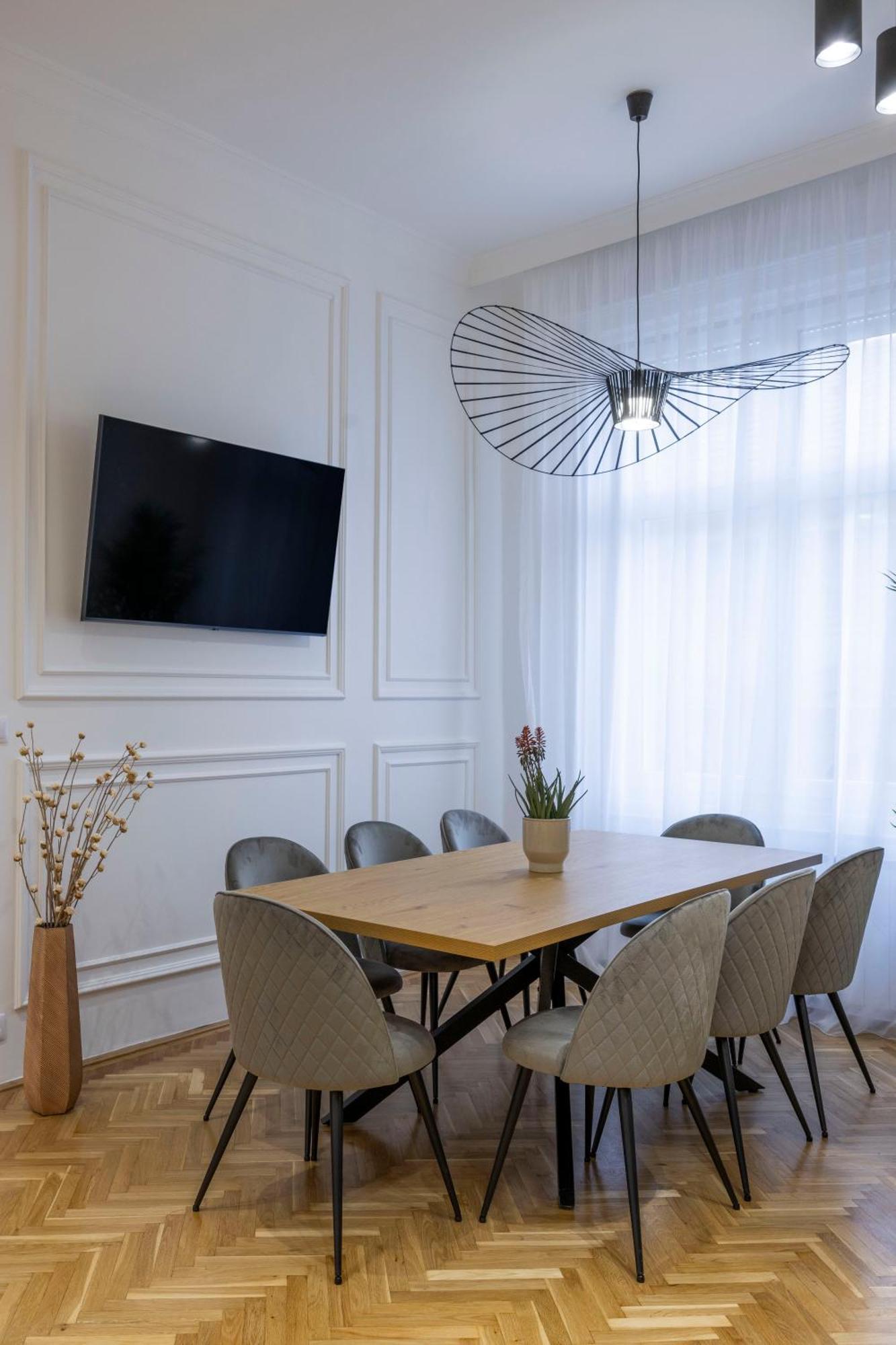 Luxurious Central 4Bedrm 3Bathrm Residence W/ Balcony Budapest Eksteriør billede