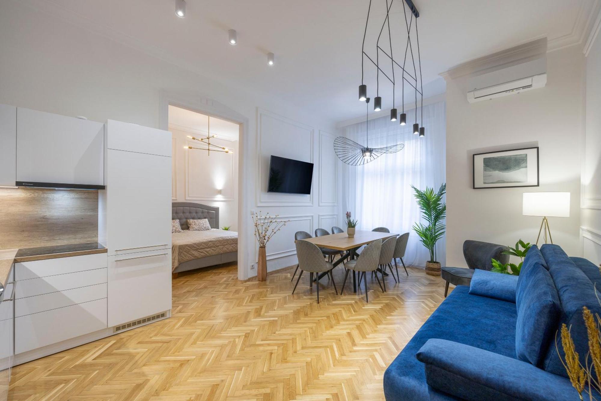 Luxurious Central 4Bedrm 3Bathrm Residence W/ Balcony Budapest Eksteriør billede