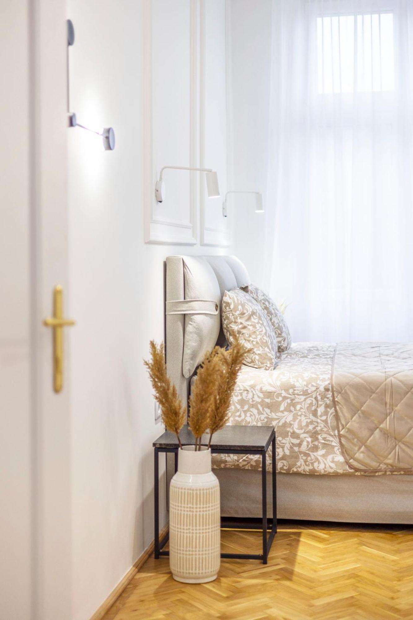 Luxurious Central 4Bedrm 3Bathrm Residence W/ Balcony Budapest Eksteriør billede