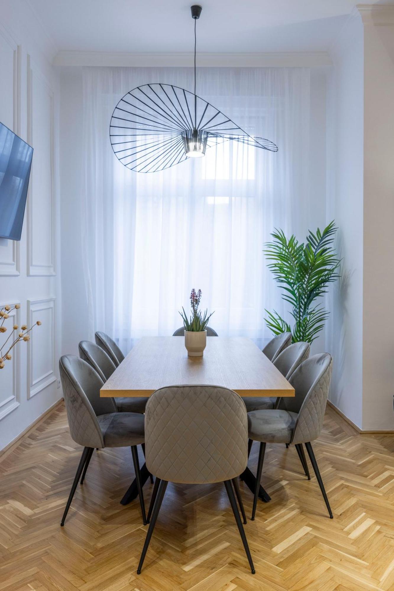 Luxurious Central 4Bedrm 3Bathrm Residence W/ Balcony Budapest Eksteriør billede